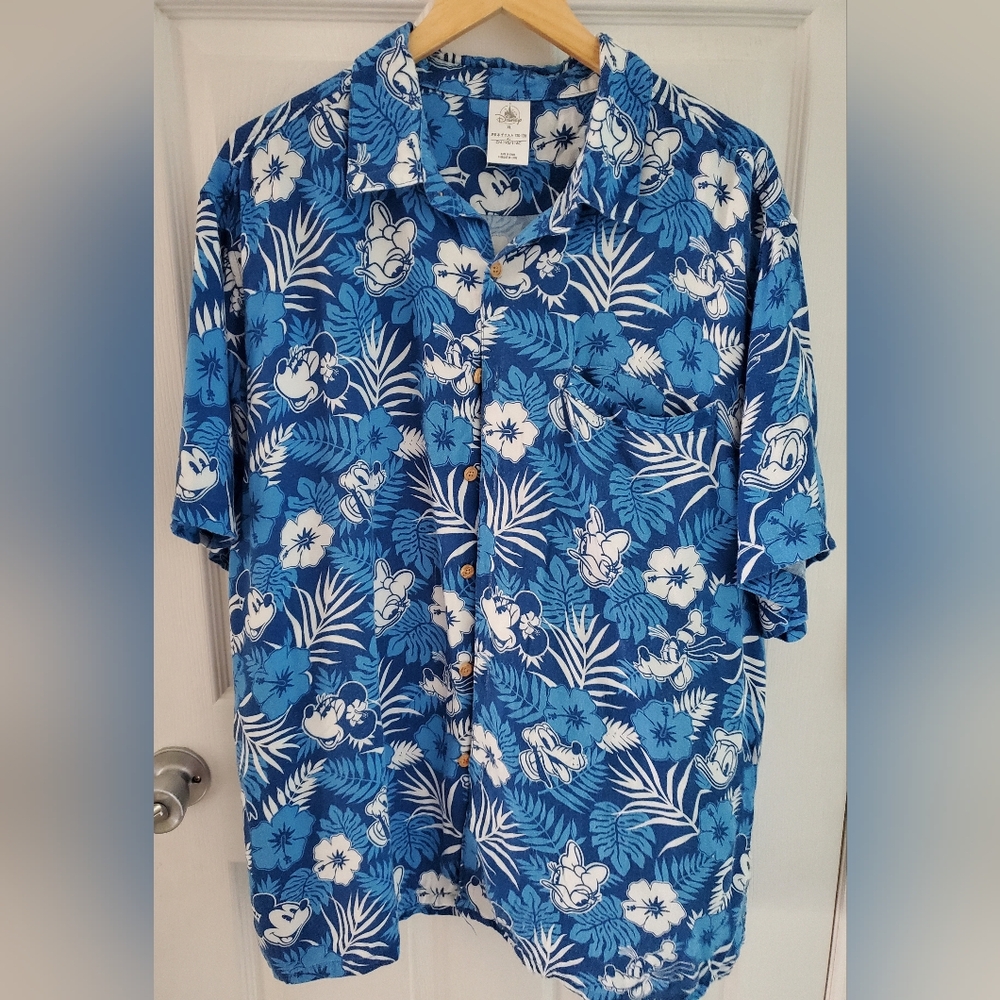 Disney Character Hawaiian Camp Short Sleeve Men's XL Shirt Blue White Resortwear